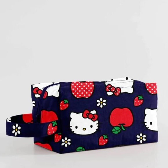 NWT BAGGU Dopp Kit, Hello Kitty & Apple - Picture 4 of 8